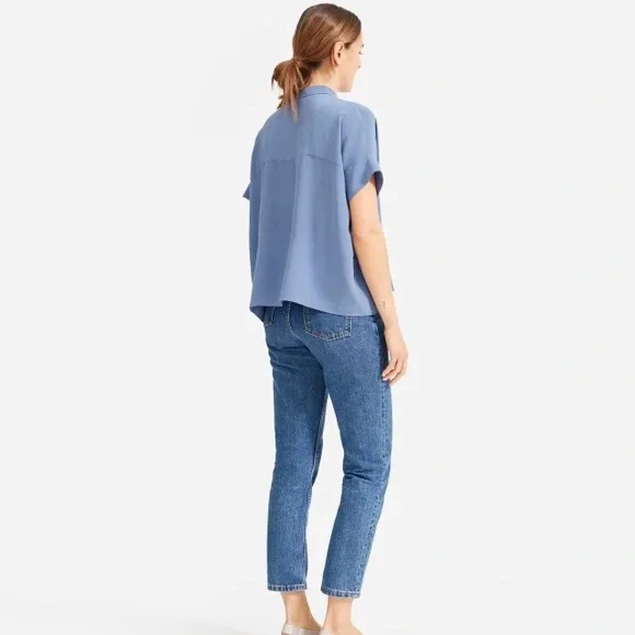 Everlane The Clean Silk Short-Sleeve Square Shirt - Picture 3 of 10